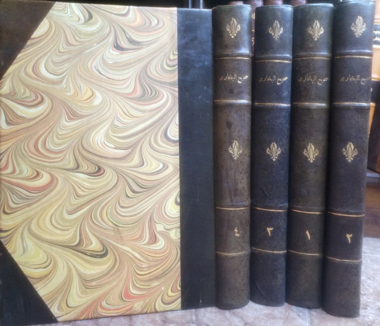 صورة 1 من كتاب الجامع الصحيح لأبي عبدالله البخاري لـ أبو عبد الله محمد بن إسماعيل البخاري الجعفي - نسخة أصلية نادرة - الخزانة الأشرفية